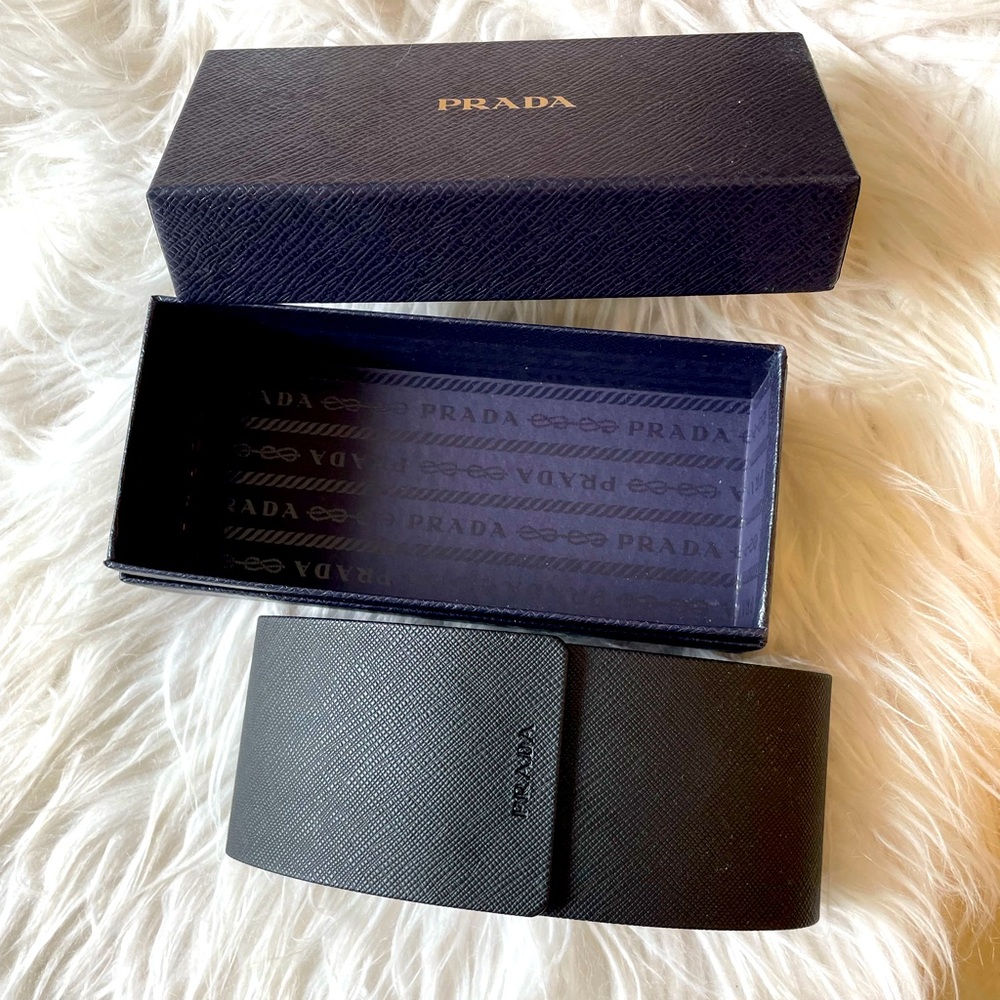Prada Sunglasses Glasses Hard Case
Magnetic Closure Black Velvet Lined with Box